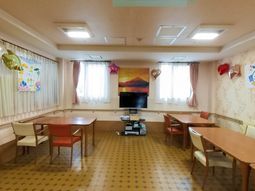 暖かい雰囲気の多目的室
