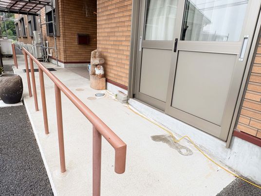 安全な手すりの外観