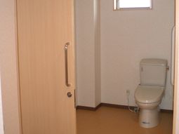 清潔な個室トイレ空間