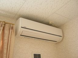 エアコンが設置された部屋