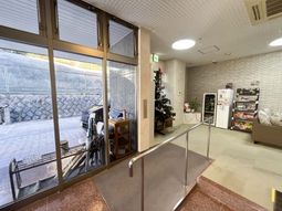 小さなラウンジの一角