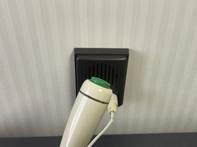 スタッフイメージ スタッフイメージ 施設のスタッフが備品を使う様子です。働く環境を知ることができます。