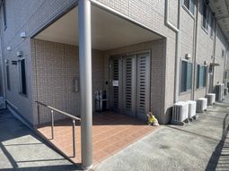 施設の出入口
