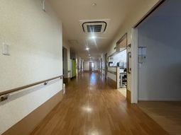 長い廊下の内部