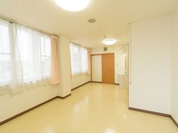 明るい居室の空間