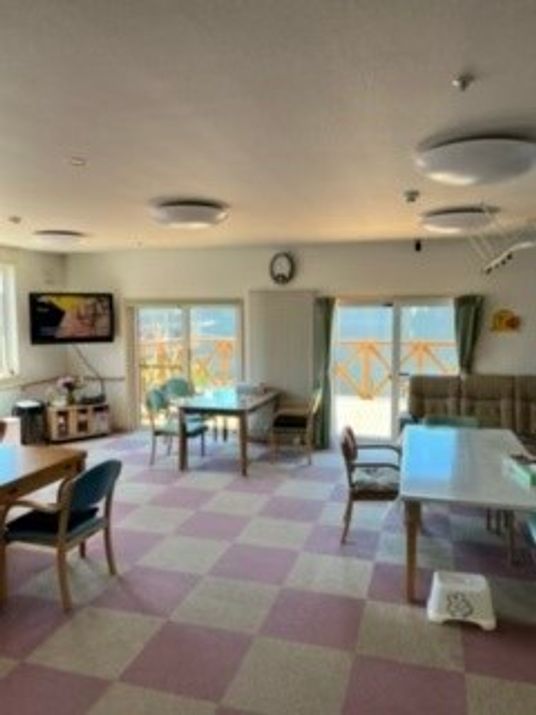 明るいダイニングスペース