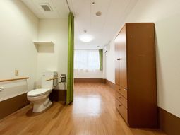 広々としたトイレ空間