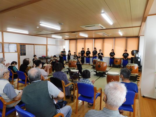 音楽イベントの多目的室