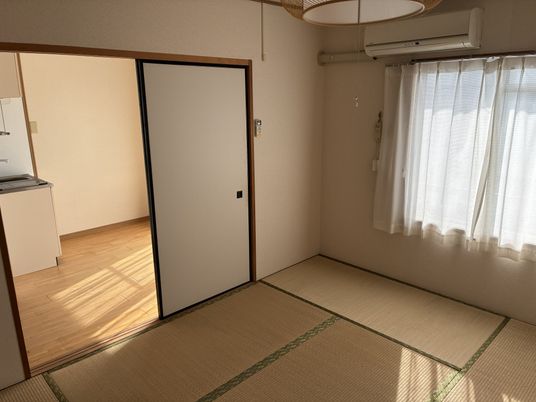 自然光が入る和室