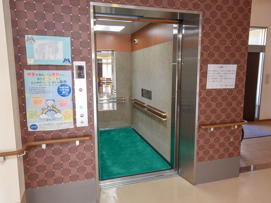 バリアフリー設計エレベーター