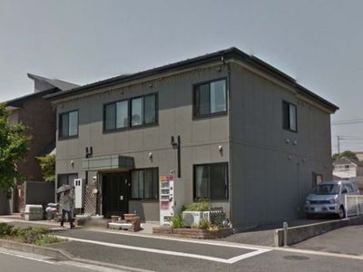 建物と入口の前景