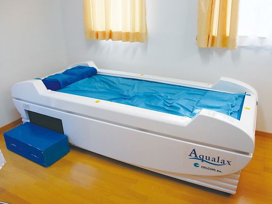 入浴用機器のある浴室  