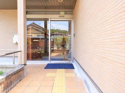 明るいエントランス画