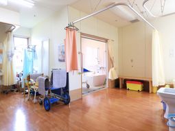 明るい多機能スペース