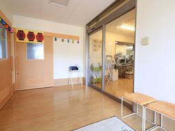 清潔なエントランスの風景