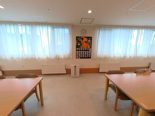 広々とした明るい多目的室