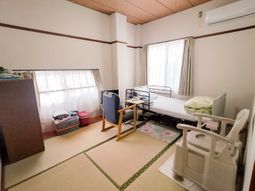 和室の居室内観