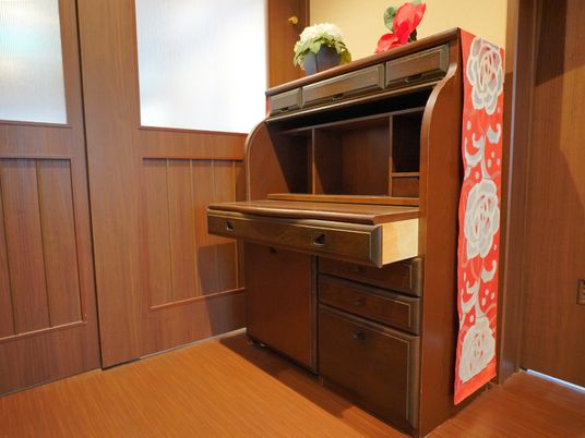 和室の角にある書棚