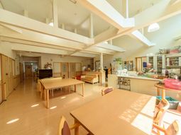 明るい居間の空間