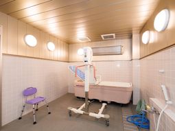 入浴設備のある清潔な空間