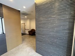 落ち着いた雰囲気の廊下