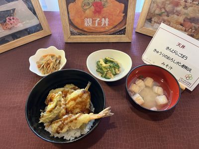 食事例のテーブル