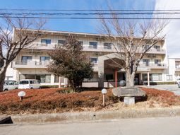 広がる敷地の建物