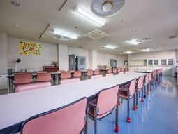 広々としたダイニングルーム