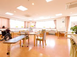 明るいダイニングルーム