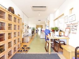 廊下の明るい光景