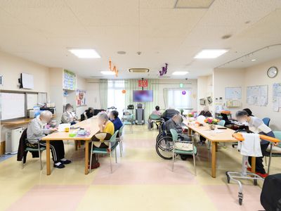 活動する人々の居室