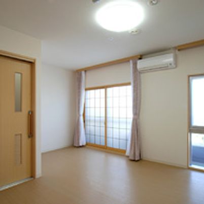 自然光が差し込む居室