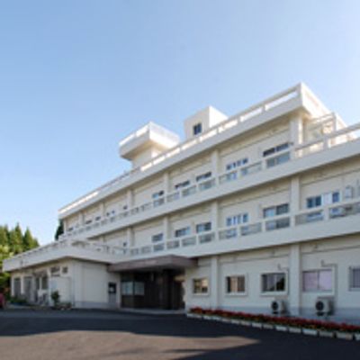 白い建物の外観
