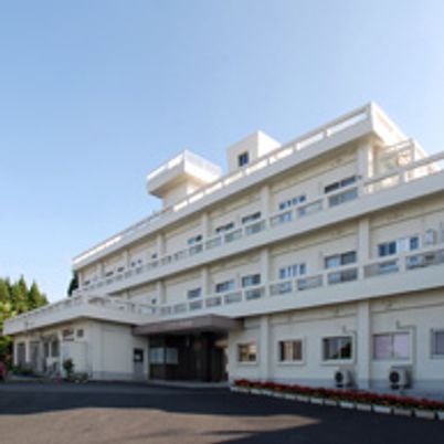 白い建物の外観