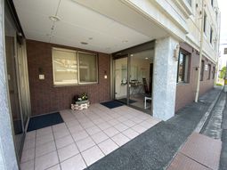 清潔感のあるエントランス