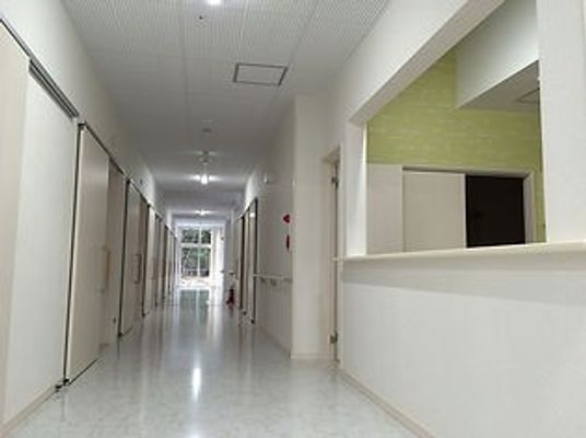 開放感ある廊下