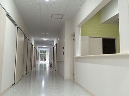 開放感ある廊下