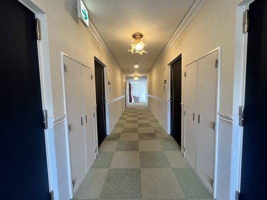 廊下の落ち着いた雰囲気