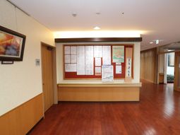 廊下と掲示物の様子