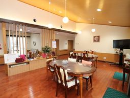 和やかなダイニング空間