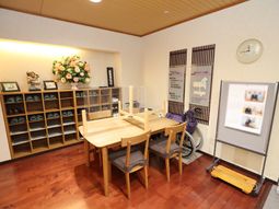 エントランスの温かい雰囲気