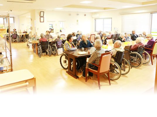 皆が集う明るい空間