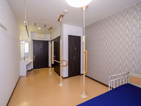 居室の明るい内装