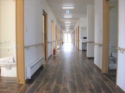 清潔な床の廊下