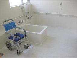 バリアフリー式浴室設備