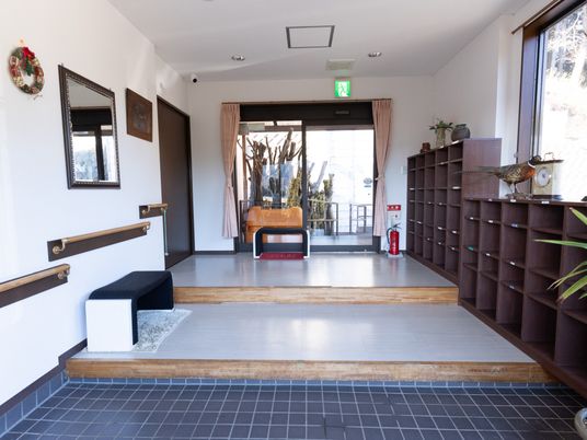手すり設置のエントランス