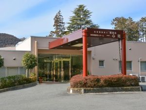 施設の正面玄関  