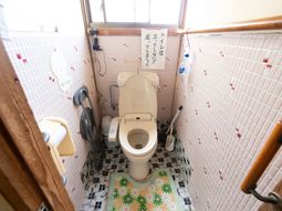 バリアフリー設計のトイレ