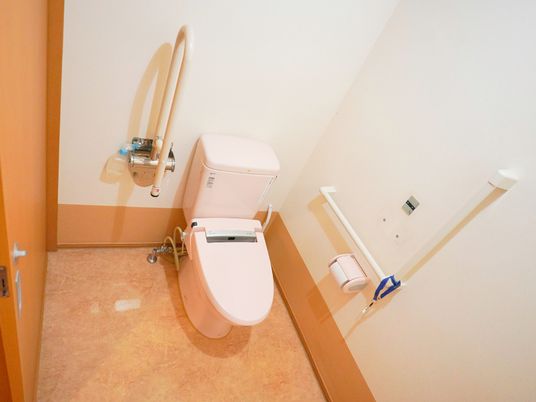 バリアフリーなトイレ設備
