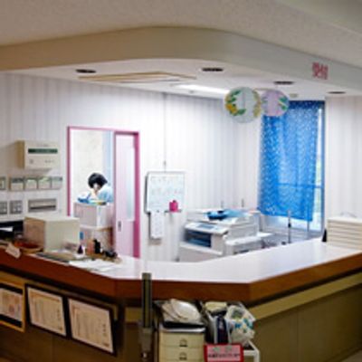 スタッフが働く受付